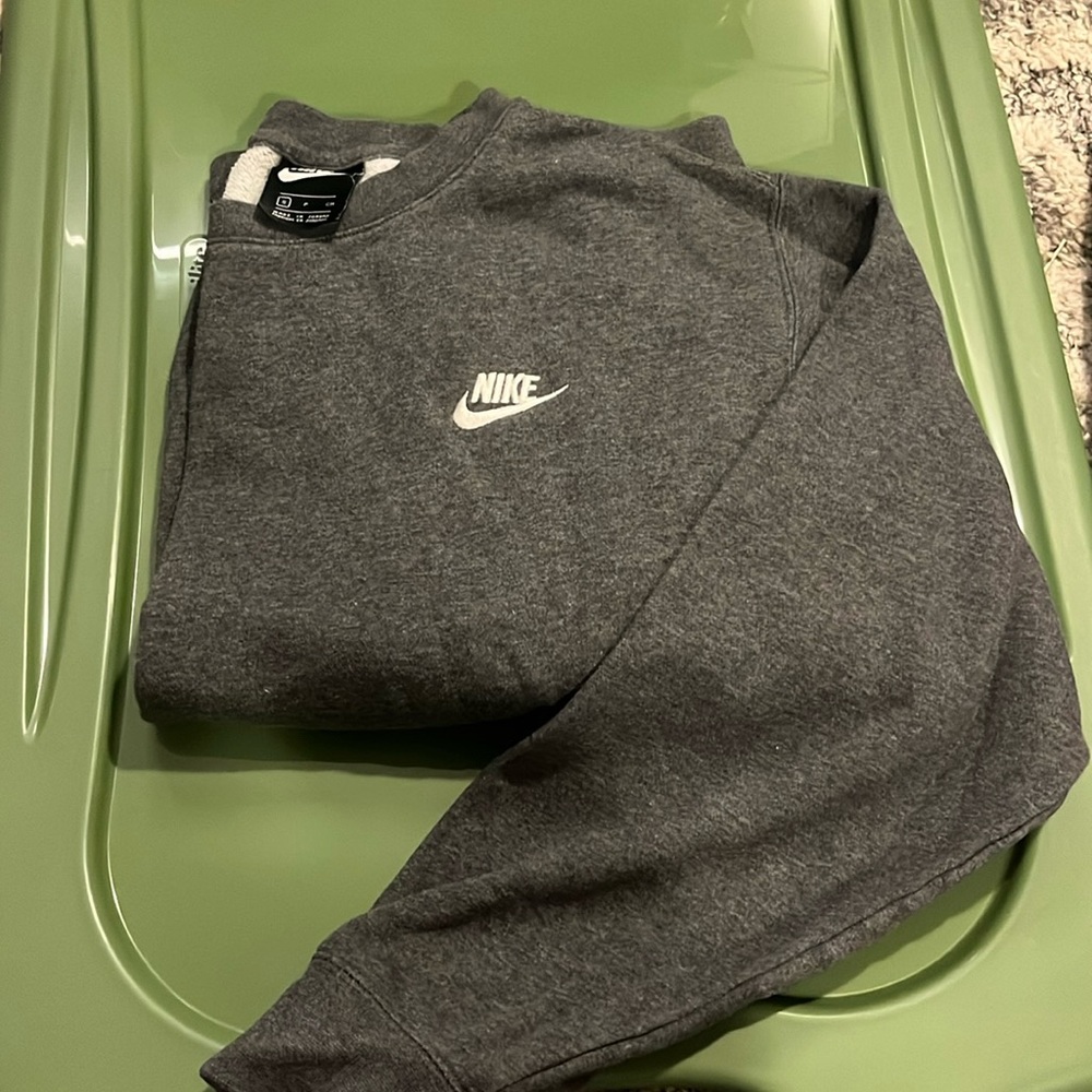 Nike crew
